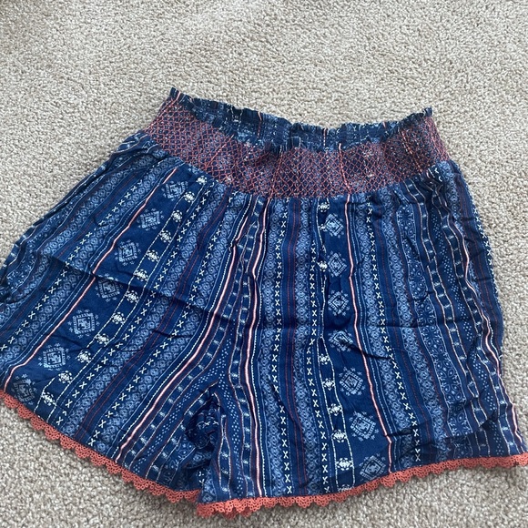 BOHO SHORTS - Picture 1 of 2